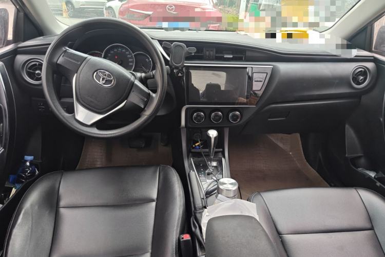 Used Toyota Corolla 2017 Revised Version 1.2T S-CVT GL Center Console