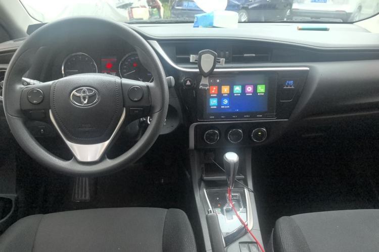 Used Toyota Corolla 2017 Revised Version 1.2T S-CVT GL-i Center Console