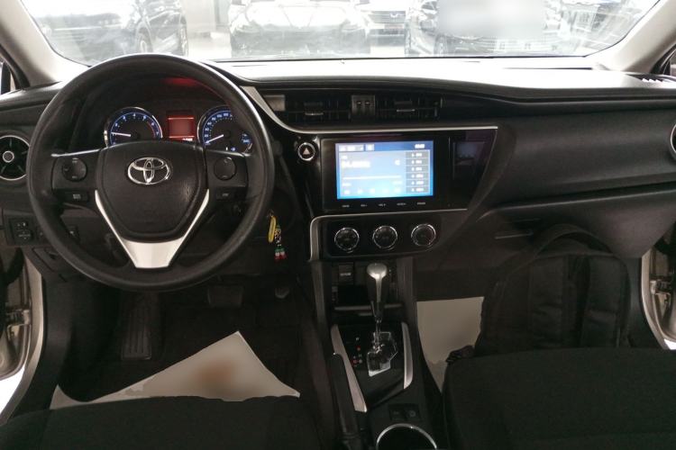 Used Toyota Corolla 2017 Revised Version 1.2T S-CVT GL-i Center Console