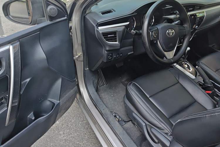 Used Toyota Corolla 2017 1.2T CVT GL-i Leather Edition Driver Seat