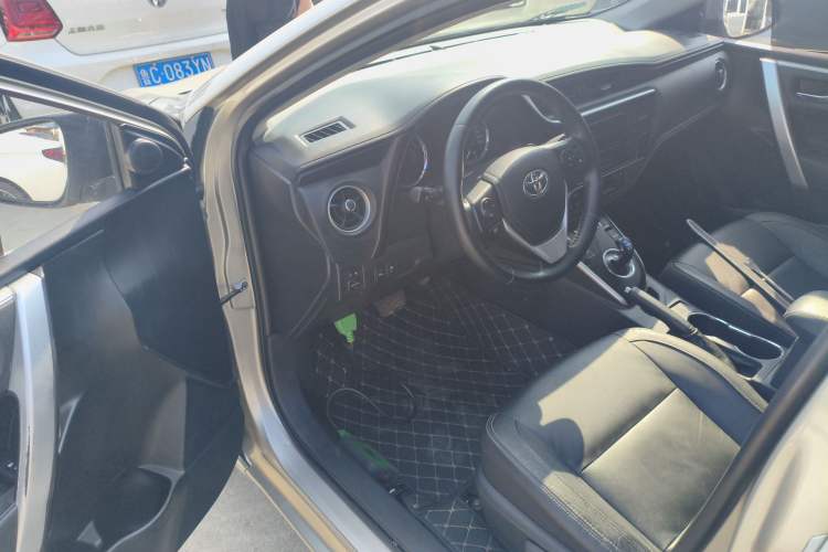 Used Toyota Corolla 2017 Revised Dual-Engine 1.8L E-CVT Elite Edition Driver Seat