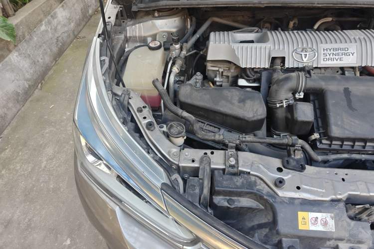 Used Toyota Corolla 2017 Revised Dual-Engine 1.8L E-CVT Elite Edition Engine Bay Right