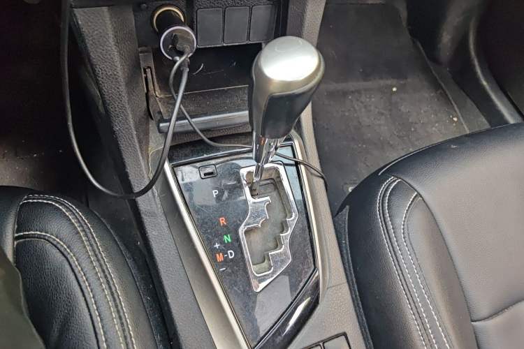 Used Toyota Corolla 2017 1.2T CVT GL-i Leather Edition Gear Lever