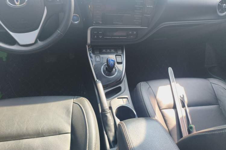 Used Toyota Corolla 2017 Revised Dual-Engine 1.8L E-CVT Elite Edition Gear Lever