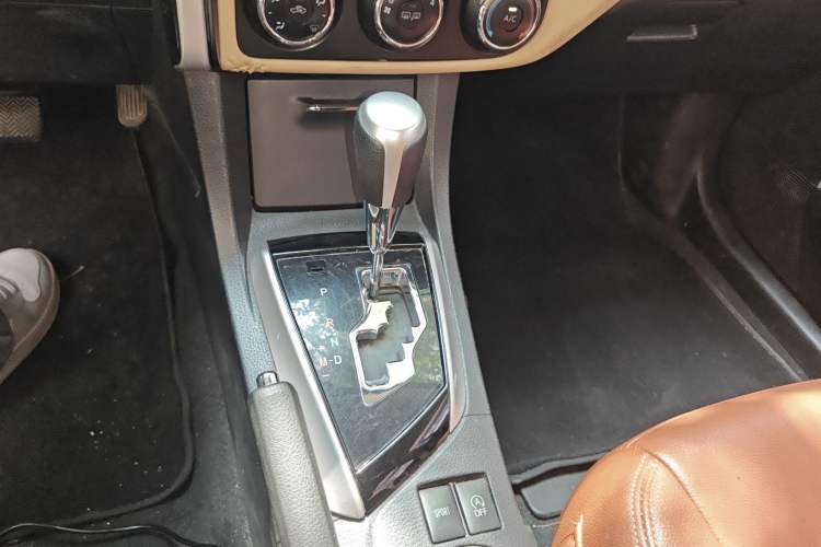 Used Toyota Corolla 2017 Revised Version 1.2T S-CVT GL Gear Lever