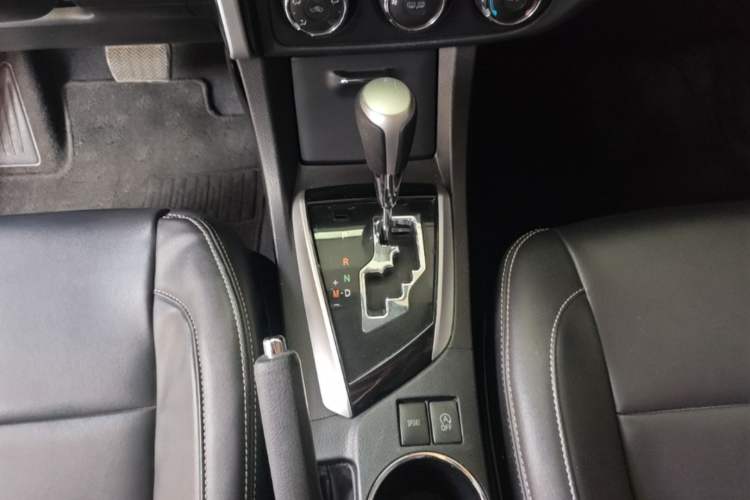 Used Toyota Corolla 2017 Revised Version 1.2T S-CVT GL-i Gear Lever