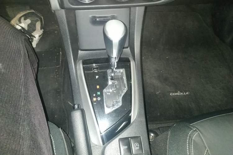 Used Toyota Corolla 2017 Revised Version 1.2T S-CVT GL-i Leather Edition Gear Lever