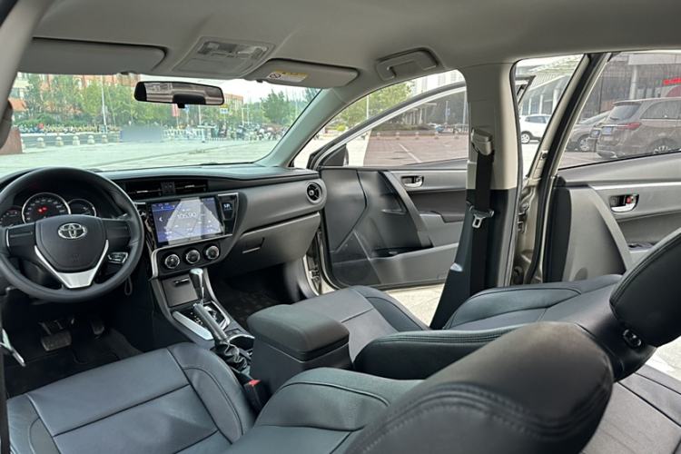 Used Toyota Corolla 2017 Revised Version 1.2T S-CVT GL Interior 2