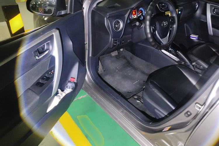Used Toyota Corolla 2017 Revised Version 1.2T S-CVT GL-i Interior 3