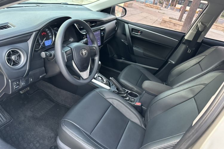 Used Toyota Corolla 2017 Revised Version 1.2T S-CVT GL Interior 4