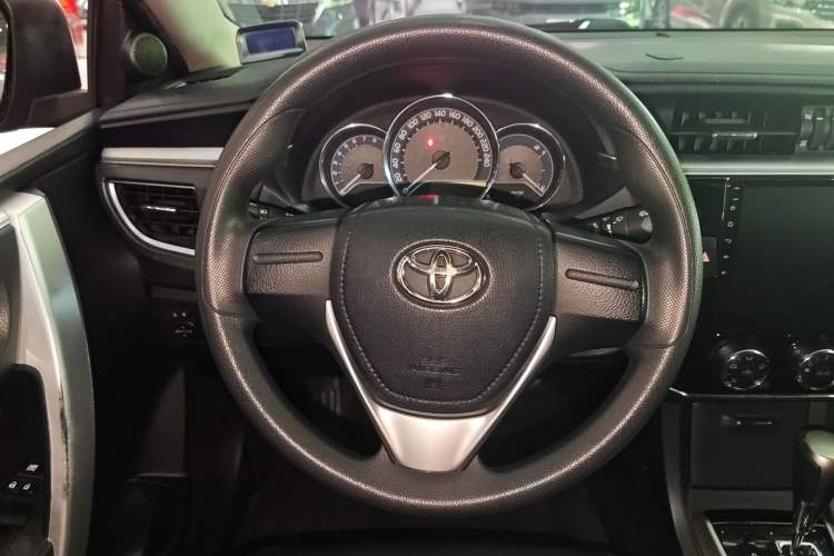 Used Toyota Corolla 2017 Revised Version 1.6L S-CVT GL Interior 6