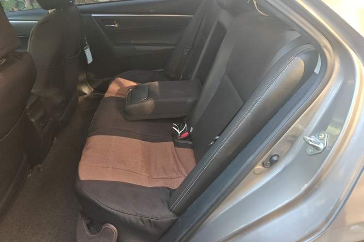 Used Toyota Corolla 2017 Revised Dual-Engine 1.8L E-CVT Elite Edition Left Rear Seat