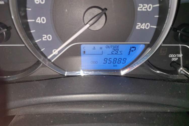 Used Toyota Corolla 2017 Revised Version 1.2T S-CVT GL Odometer Close Up