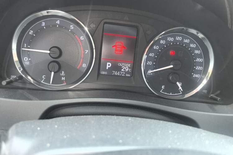 Used Toyota Corolla 2017 Revised Version 1.2T S-CVT GL-i Odometer Close Up
