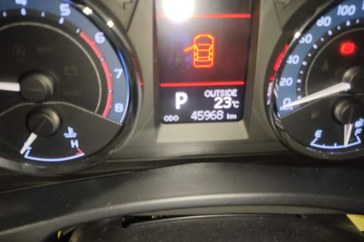 Used Toyota Corolla 2017 Revised Version 1.2T S-CVT GL-i Odometer Close Up