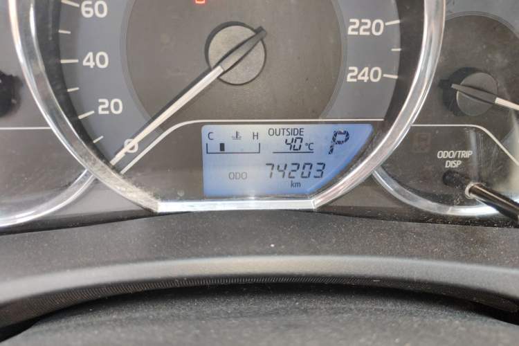 Used Toyota Corolla 2017 Revised Version 1.2T S-CVT GL Odometer Close Up