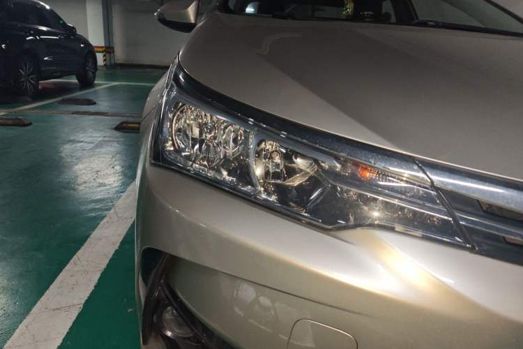 Used Toyota Corolla 2017 Revised Version 1.2T S-CVT GL Right Front Headlight