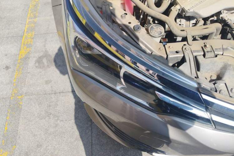 Used Toyota Corolla 2017 Revised Version 1.2T S-CVT GL Right Front Headlight
