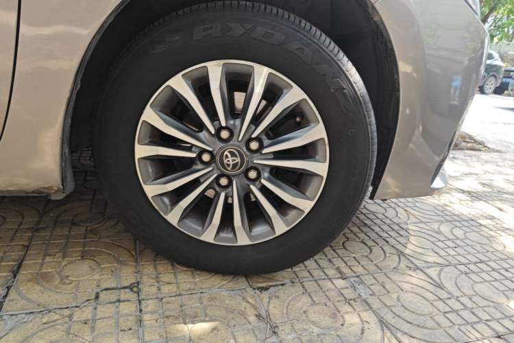 Used Toyota Corolla 2017 Revised Version 1.2T S-CVT GL Right Front Wheel Hub