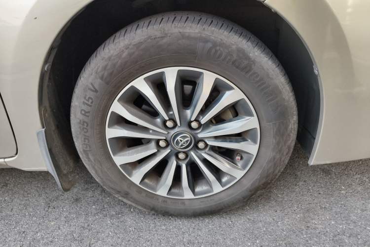 Used Toyota Corolla 2017 Revised Version 1.2T S-CVT GL Right Front Wheel Hub