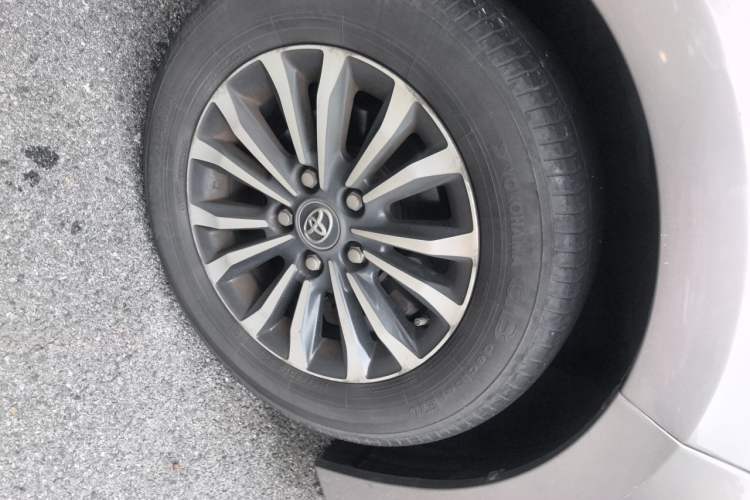 Used Toyota Corolla 2017 Revised Version 1.2T S-CVT GL-i Right Front Wheel Hub