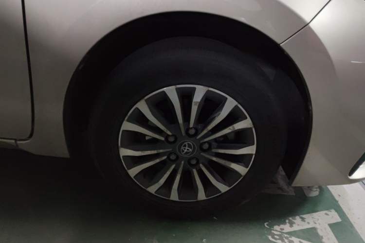 Used Toyota Corolla 2017 Revised Version 1.2T S-CVT GL-i Right Front Wheel Hub