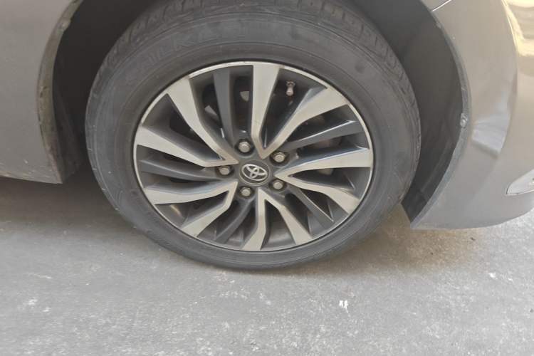 Used Toyota Corolla 2017 Revised Dual-Engine 1.8L E-CVT Elite Edition Right Front Wheel Hub