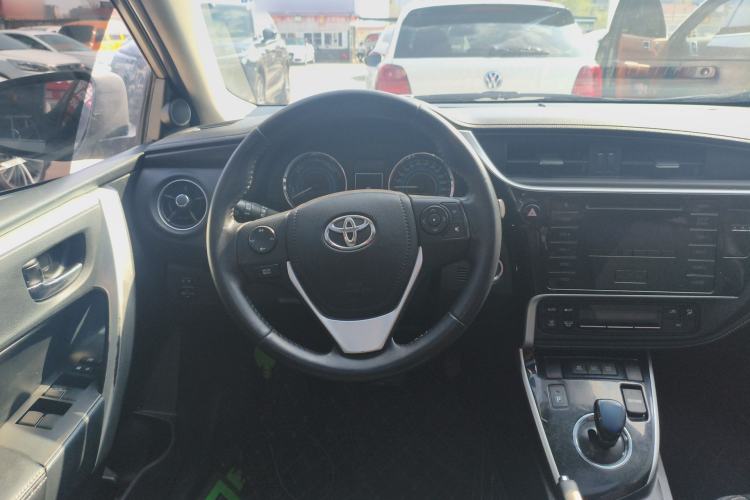 Used Toyota Corolla 2017 Revised Dual-Engine 1.8L E-CVT Elite Edition Steering Wheel
