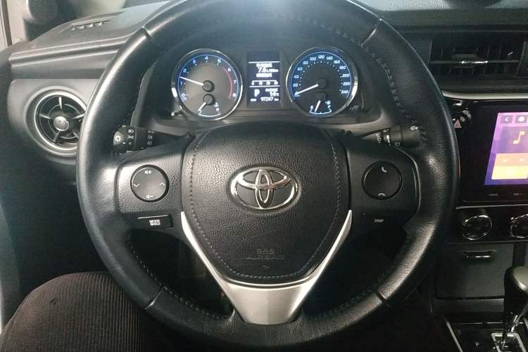 Used Toyota Corolla 2017 Revised Version 1.2T S-CVT GL-i Leather Edition Steering Wheel