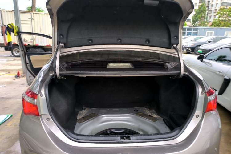 Used Toyota Corolla 2017 Revised Version 1.2T S-CVT GL Trunk