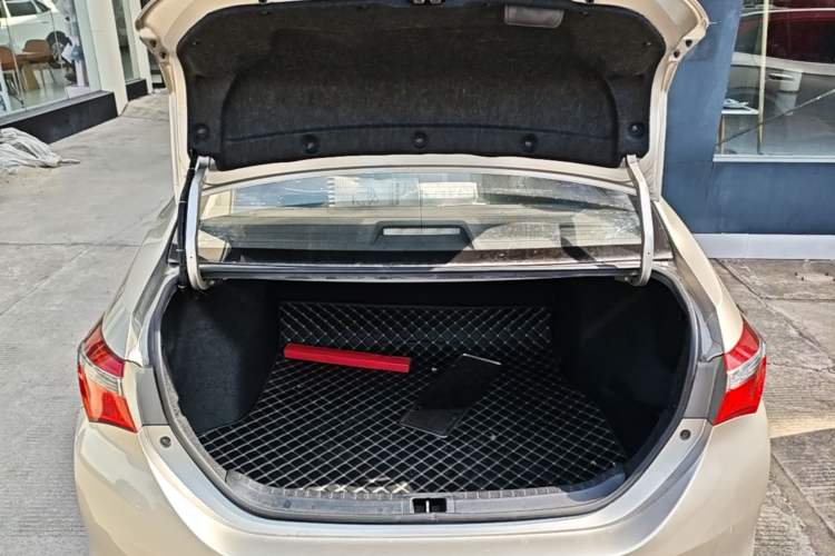 Used Toyota Corolla 2017 Revised Version 1.2T S-CVT GL Trunk