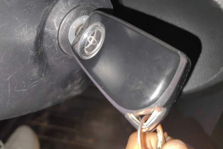 Used Toyota Corolla 2017 Revised Version 1.2T S-CVT GL Vehicle Key