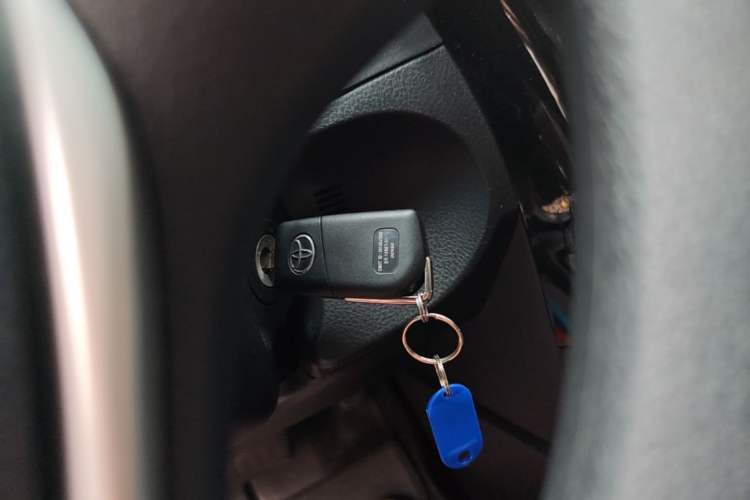 Used Toyota Corolla 2017 Revised Version 1.2T S-CVT GL Vehicle Key
