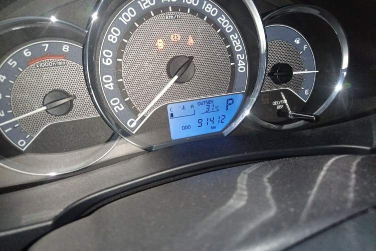 Used Toyota Corolla 2017 1.2T CVT GL Odometer Close Up