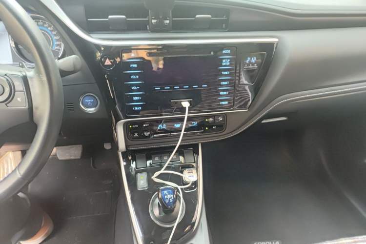 Used Toyota Corolla 2017 Revised Dual-Engine 1.8L E-CVT Elite Edition Audio And AC Panel