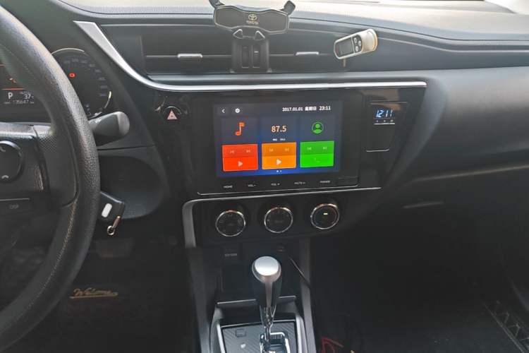 Used Toyota Corolla 2017 Revised Version 1.2T S-CVT GL-i Audio And AC Panel