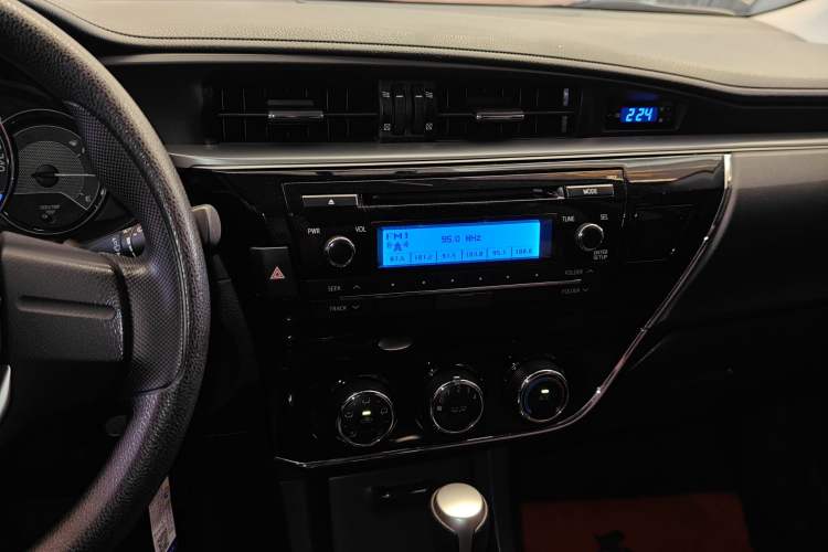 Used Toyota Corolla 2017 1.2T CVT GL Audio And AC Panel