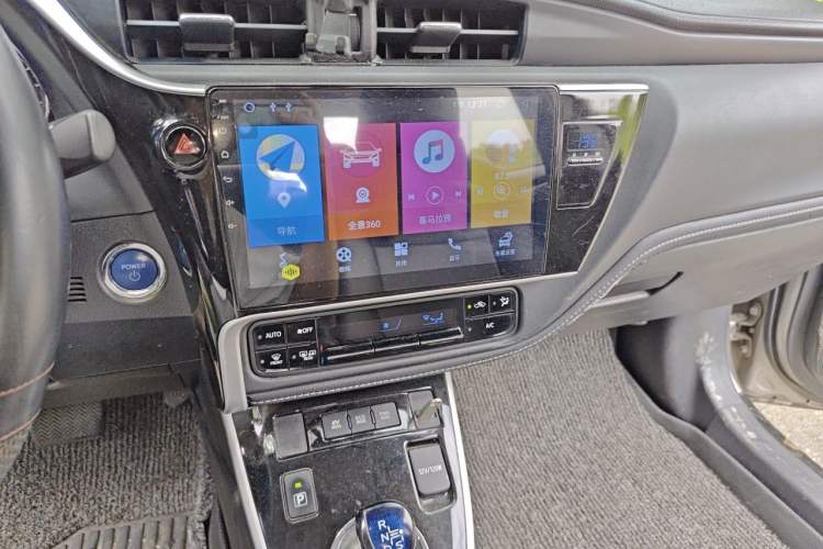 Used Toyota Corolla 2017 Revised Dual-Engine 1.8L E-CVT Leading Edition Audio And AC Panel