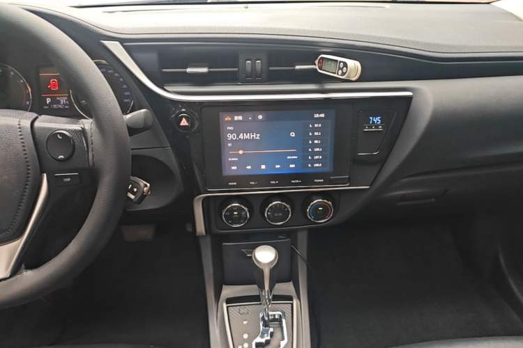 Used Toyota Corolla 2017 Revised Version 1.2T S-CVT GL-i Audio And AC Panel