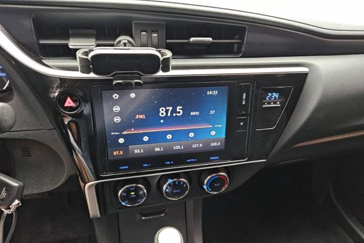 Used Toyota Corolla 2017 Revised Version 1.2T S-CVT GL-i Audio And AC Panel