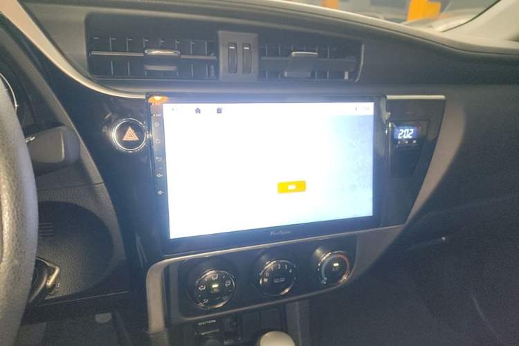 Used Toyota Corolla 2017 Revised Version 1.2T S-CVT GL Audio And AC Panel