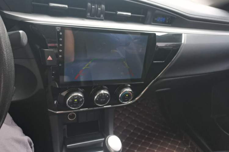 Used Toyota Corolla 2017 Revised Version 1.6L S-CVT GL Audio And AC Panel