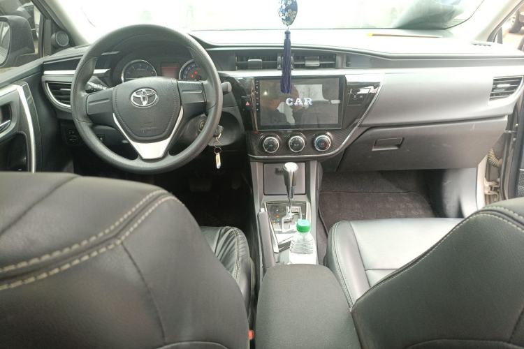 Used Toyota Corolla 2017 1.2T CVT GL-i Center Console
