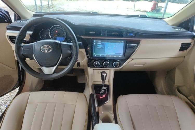 Used Toyota Corolla 2017 1.2T CVT GL Center Console