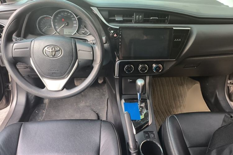 Used Toyota Corolla 2017 1.2T CVT GL Center Console