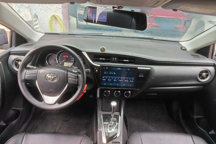Used Toyota Corolla 2017 Revised Version 1.2T S-CVT GL Center Console
