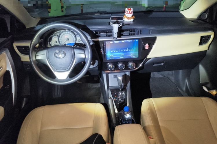 Used Toyota Corolla 2017 1.6L CVT GL Center Console