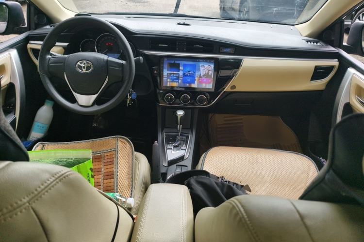 Used Toyota Corolla 2017 1.6L CVT GL Center Console