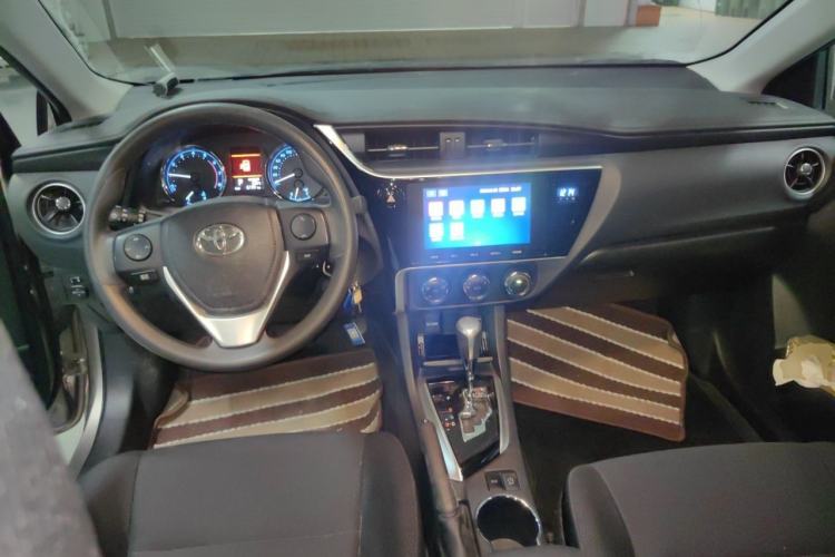 Used Toyota Corolla 2017 Revised Version 1.2T S-CVT GL-i Center Console