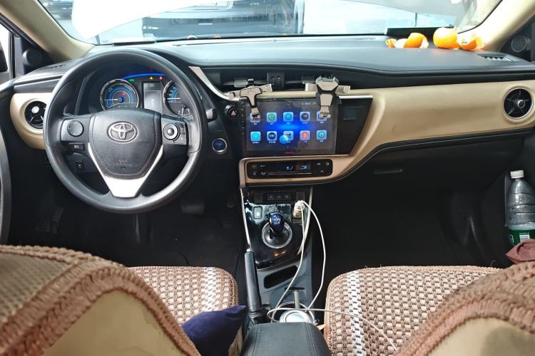 Used Toyota Corolla 2017 Revised Dual-Engine 1.8L E-CVT Leading Edition Center Console